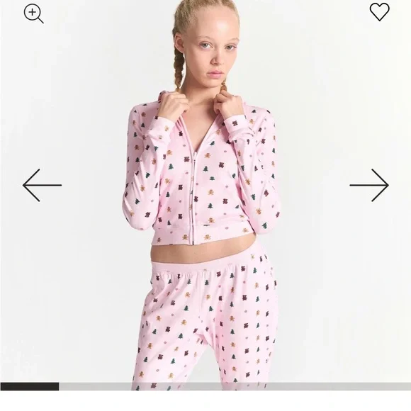 Cactus Plant Flea Market x SKIMS
PLUSH POINTELLE ZIP UP HOODIE Small - Picture 2 of 9